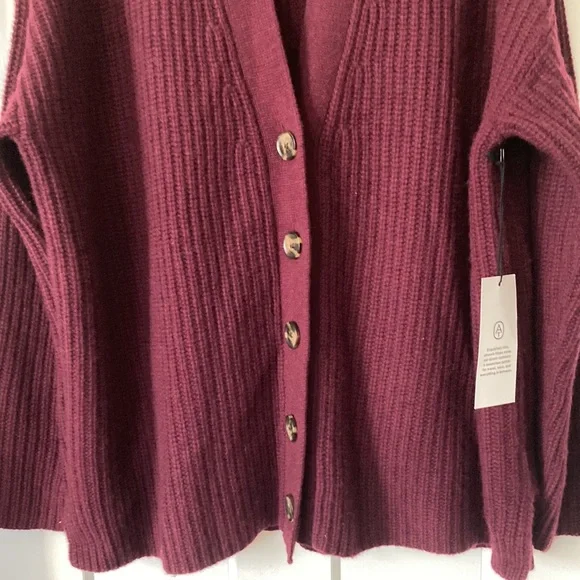Cashmere Cardigan ,  ,size-L, burgundy V-neckline ,pet ,smoke Free house - Picture 2 of 8